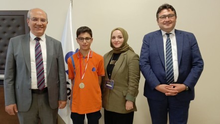 İhlas Kolejinden matematikte büyük başarı - Eğitim
