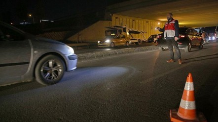 Polisin "dur" ihtarına uymayan sürücüye ceza yağdı - 3. Sayfa