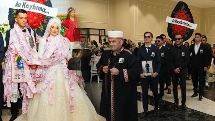 Gelin ve damat neye uğradığını şaşırdı! Salona imam ile girdiler - Yaşam