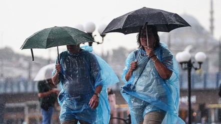 Kar, sağanak ve fırtına geliyor! Meteoroloji'den İstanbul dahil il il uyarı - Gündem