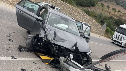 Tokat'ta kaza! Otomobil bariyerlere çarptı, çok sayıda yaralı var - 3. Sayfa