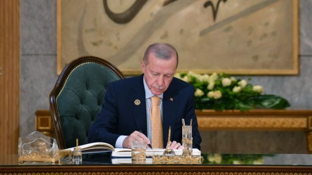 Cumhurbaşkanı Erdoğan imzaladı, 2 mahkumun kalan cezası kaldırıldı - Gündem