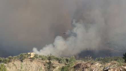 Hatay'da alevler yayıldı, yüksek gerilim hattı bomba gibi patladı - Gündem