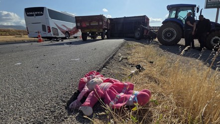 Amasya'da feci kaza! Arpa yüklü traktör ticari araçla çarpıştı, ölü ve yaralılar var - 3. Sayfa