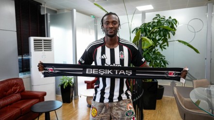 Beşiktaş, yeni golcüsü Abraham'a kavuştu! Yedi yıl önce söz vermişti - Spor