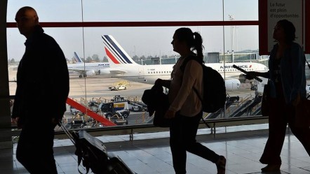 Fransa'daki işçi grevleri uçak seferlerini vurdu! - Dünya