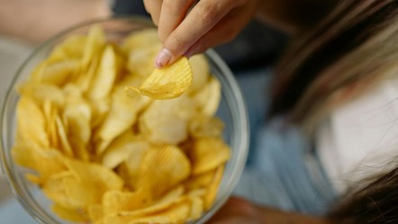 Lay’s cipsleri toplatılıyor! Gıda dışı mineral yağ tespit edildi: O etiketlere dikkat - Dünya