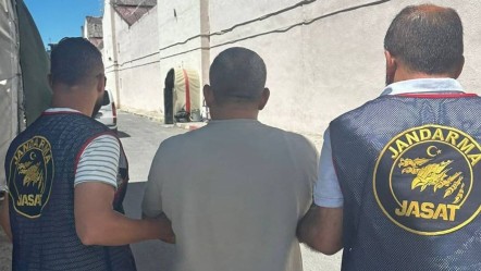 10 ayrı dosyadan 41 yıl hapis cezasıyla aranıyordu! Kızının evinde yakalandı - 3. Sayfa