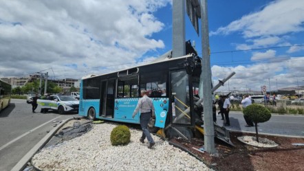 Kayseri'de tır, halk otobüsü ile çarpıştı! Çok sayıda yaralı var - 3. Sayfa