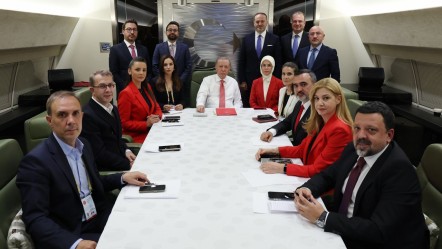 Özel'in "uçak röportajı" iddialarına net cevap! İletişim Başkanlığı son noktayı koydu - Gündem