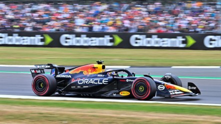 Verstappen, Büyük Britanya'da pole pozisyonunu aldı - Spor