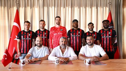 Arca Çorum FK, 6 futbolcuyla sözleşme imzaladı - Spor