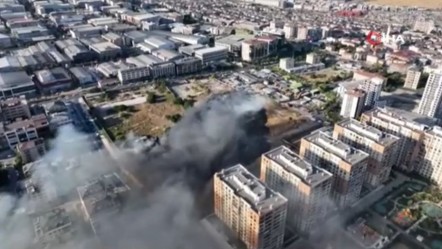 İstanbul'da otluk alanda yangın! Beylikdüzü'nde panik anlar, alevler havadan görüntülendi - Gündem