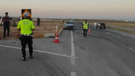 Karaman'da iki otomobil çarpıştı: Yaralılar var - 3. Sayfa