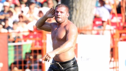 Kırkpınar'da İsmail Balaban'dan tarihi zafer! 3 dakikada bitirdi - Spor