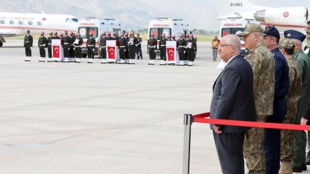 Türkiye hüzne boğuldu! Şehitlerimizin naaşları törenle memleketlerine uğurlandı - Gündem