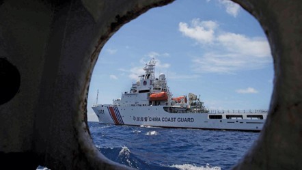 Güney Çin Denizi alev alev! Çin ve Vietnam donanmaları karşı karşıya - Dünya
