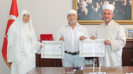 Rus profesör ve yazar eşi Aydın'da Müslüman oldu - Yaşam