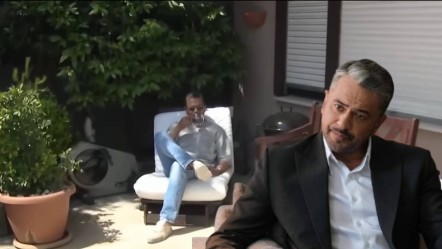 Emre Altuğ evinin kapılarını ilk kez açtı! Detaylar sosyal medyada gündem oldu: Bir bakan bir daha baktı... - Magazin