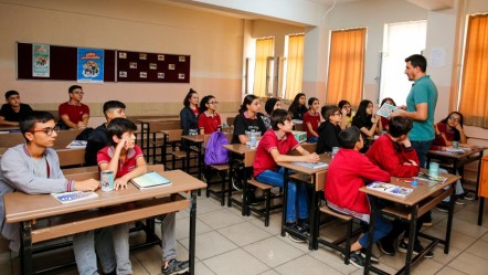 Öğrencilerden 42 ülkedeki 11 bin 608 yetime destek - Yaşam