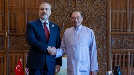 Dışişleri Bakanı Fidan, Malezya Başbakanı Enver İbrahim ile bir araya geldi - Gündem