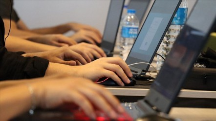 Dolar bazından büyüdü! Bilişim sektörünün büyüklüğü 1 trilyon lirayı aştı - Teknoloji