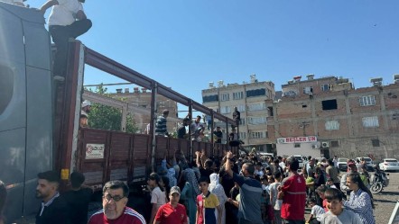 Karpuz tırı ilçeye girdi, olanlar oldu! Herkes meydana koştu - Gündem