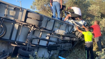 Muğla'da feci kaza! Kamyonet devrildi, ölü ve yaralı var - 3. Sayfa