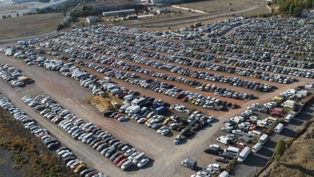 Yedieminlerdeki 14 bin araç satışa çıkıyor! 50 milyar liralık gelir sağlanacak - Ekonomi