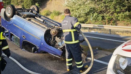 Bilecik'te bariyere çarpan araçta can pazarı: Yaralılar var - 3. Sayfa