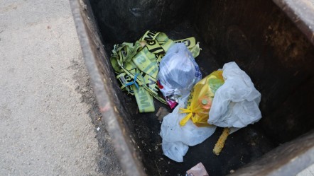 Çöpten gelen sese koştular, donakaldılar! Yeni doğmuş bebek bulundu - Gündem