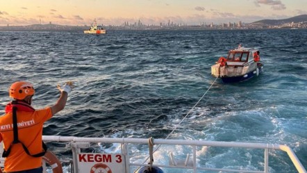 Heybeliada açıklarında sürüklenen tekne kurtarıldı - Gündem