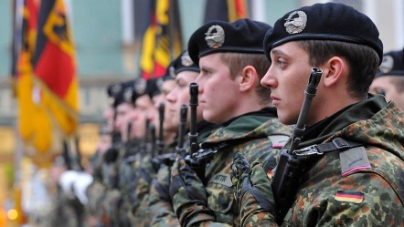 Zorunlu askerliğe geri mi dönülüyor? Tehlikenin farkına vardılar - Dünya