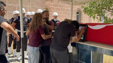 Tatili faciayla sonlandı! Polis memuru Megmet Akif Gündoğan’a gözyaşlarıyla veda - Gündem