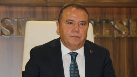 Tutuklu bulunan eski Antalya Büyükşehir Belediye Başkanı Muhittin Böcek hastaneye kaldırıldı - Gündem