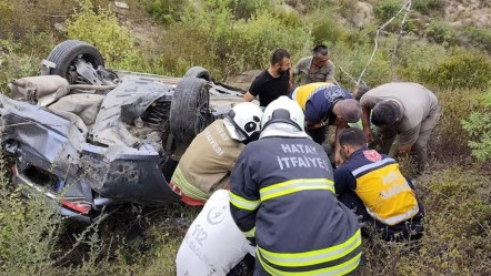Uçuruma yuvarlanarak ters dönen otomobilde can pazarı - 3. Sayfa