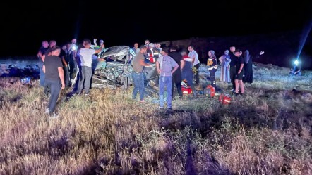 Elazığ'da şarampole devrilen araçta can pazarı: Ölü ve yaralılar var - 3. Sayfa