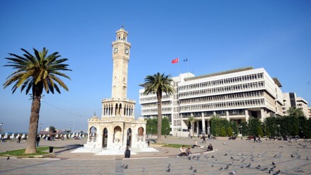 İzmir'de yolsuzluk soruşturması! Usulsüz ihalelere ayrı ayrı dava açıldı - Gündem