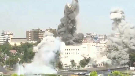 Şam'da patlama sesleri! İsrail, Suriye Genelkurmay Başkanlığı ve Savunma Bakanlığı'nı vurdu - Dünya