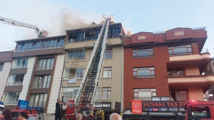 Ankara’da bir binada yangın daha! En üst kat cayır cayır yandı, 1 kişi dumandan etkilendi - 3. Sayfa
