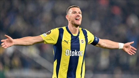 Fenerbahçe'nin eski yıldızı Edin Dzeko: Kenara atılacak bir futbolcu değilim! - Spor