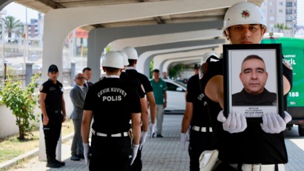 Görevi başında rahatsızlanan polis memuru şehit oldu - Gündem