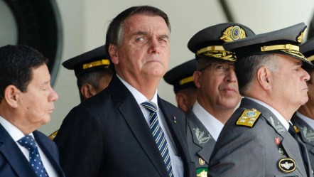 Darbeyle suçlanan eski devlet başkanının evine baskın! Bolsonaro’ya elektronik kelepçe takılacak - Dünya