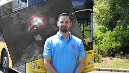 İETT şoföründen gururlandıran hareket! Türk bayrağını alevlerin içinden söküp aldı - Yaşam