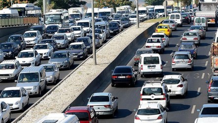 TÜİK duyurdu! Trafiğe kayıtlı araç sayısı arttı - Gündem