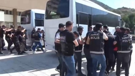 72 ilde zehir tacirlerine büyük darbe! 1 milyon 296 bin adet... - Gündem