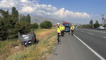 Nişan dönüşü feci kaza! Kontrolden çıktı, taklalar attı, 1 ölü, 4 yaralı - 3. Sayfa