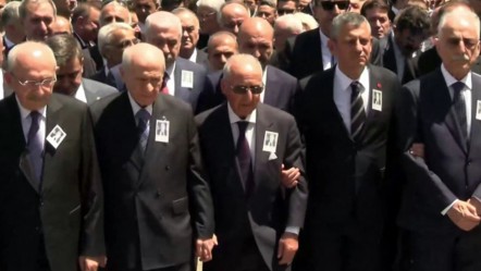Altan Öymen'in cenaze törenine damga vuran an! Bahçeli, Özel ve Kılıçdaroğlu yan yana... - Gündem