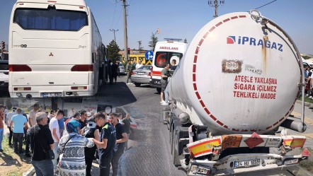 İşçi servisi LPG yüklü tankere arkadan çarptı! 45 kişinin bulunduğu araçta çok sayıda yaralı var - 3. Sayfa