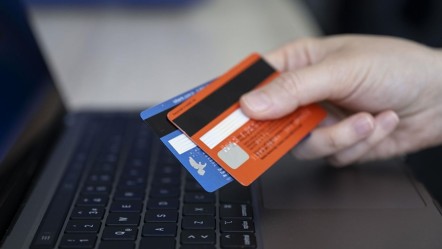Vatandaş kredi kartına sarıldı! Kartlı ödemelerde büyük artış - Ekonomi